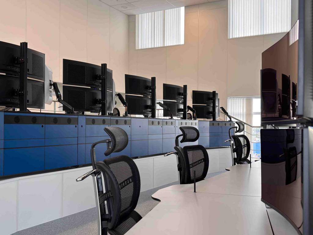 1000021054-.jpg 1000021054-.jpg