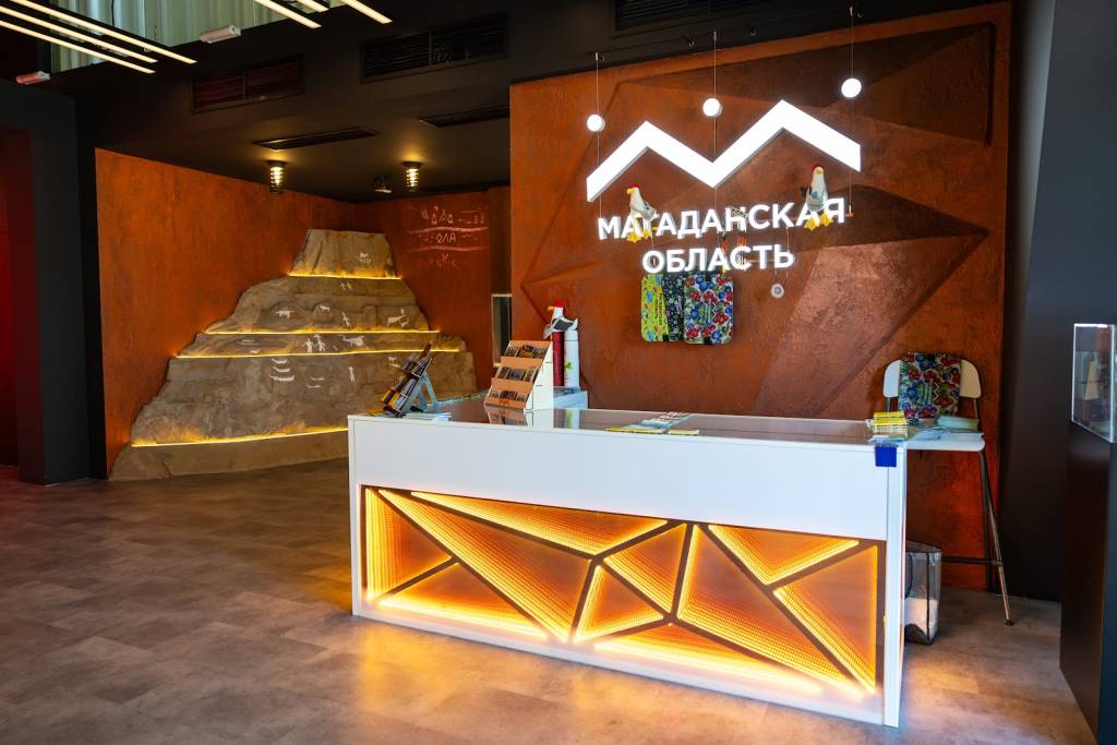 MOL_4285.jpg MOL_4285.jpg