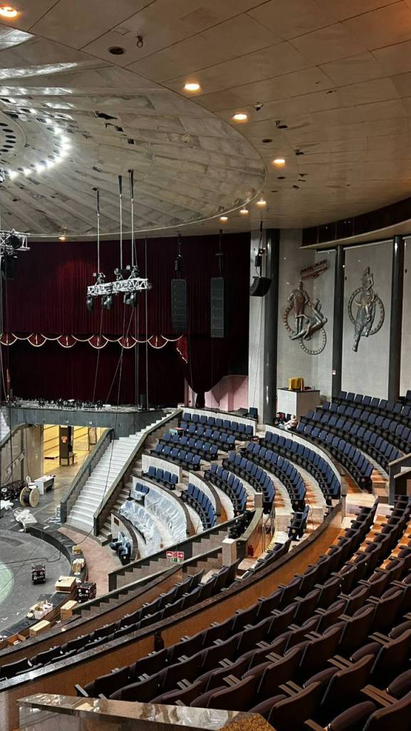 Novosibirskiy-tsirk_2.jpg Novosibirskiy-tsirk_2.jpg